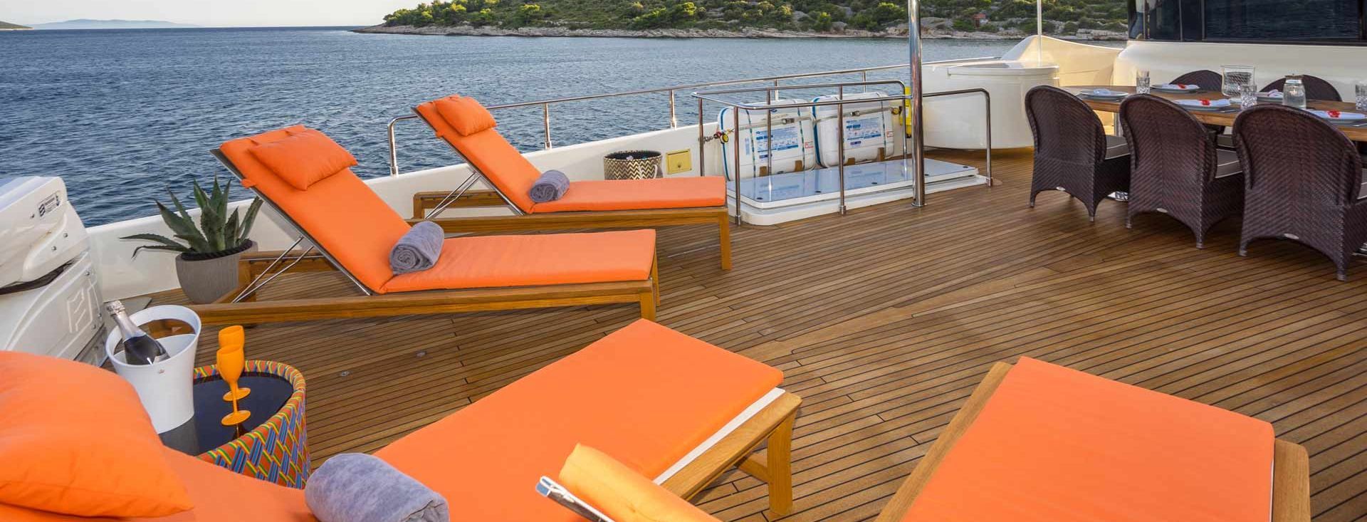 FERRETTI NAVETTA 33 “SEVENTH SENSE”