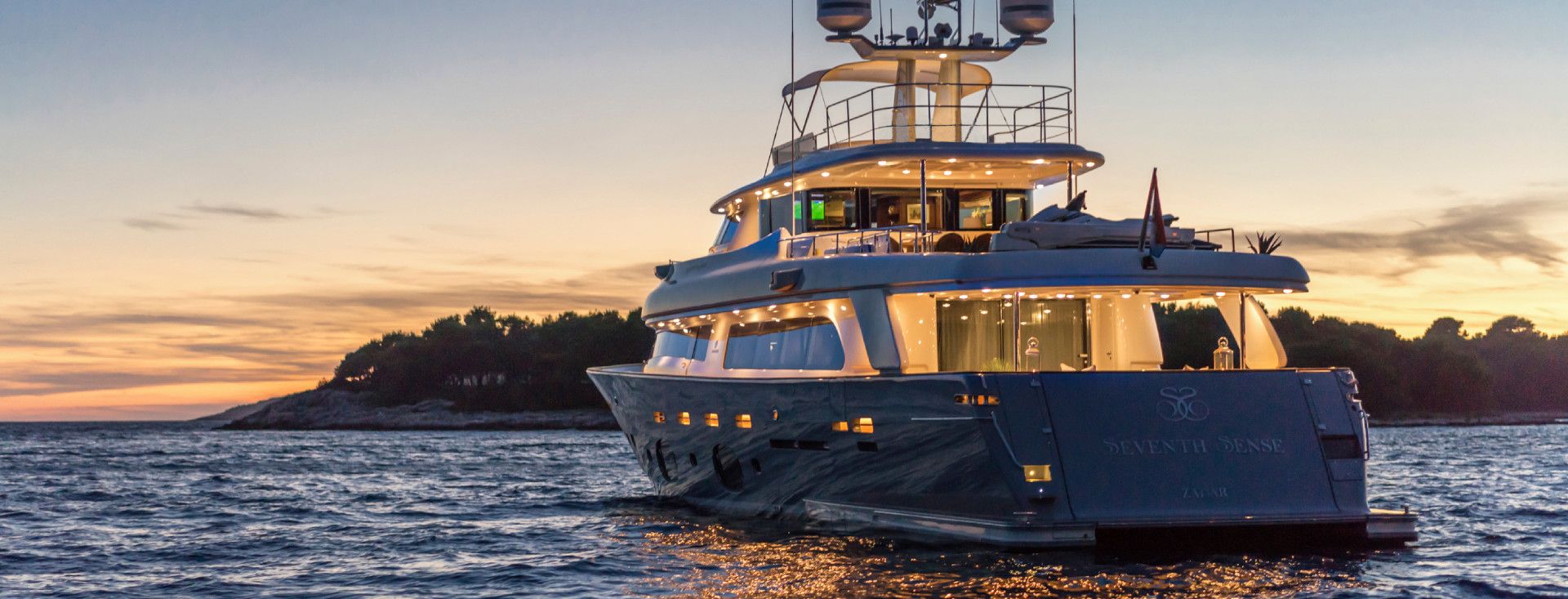 FERRETTI NAVETTA 33 “SEVENTH SENSE”
