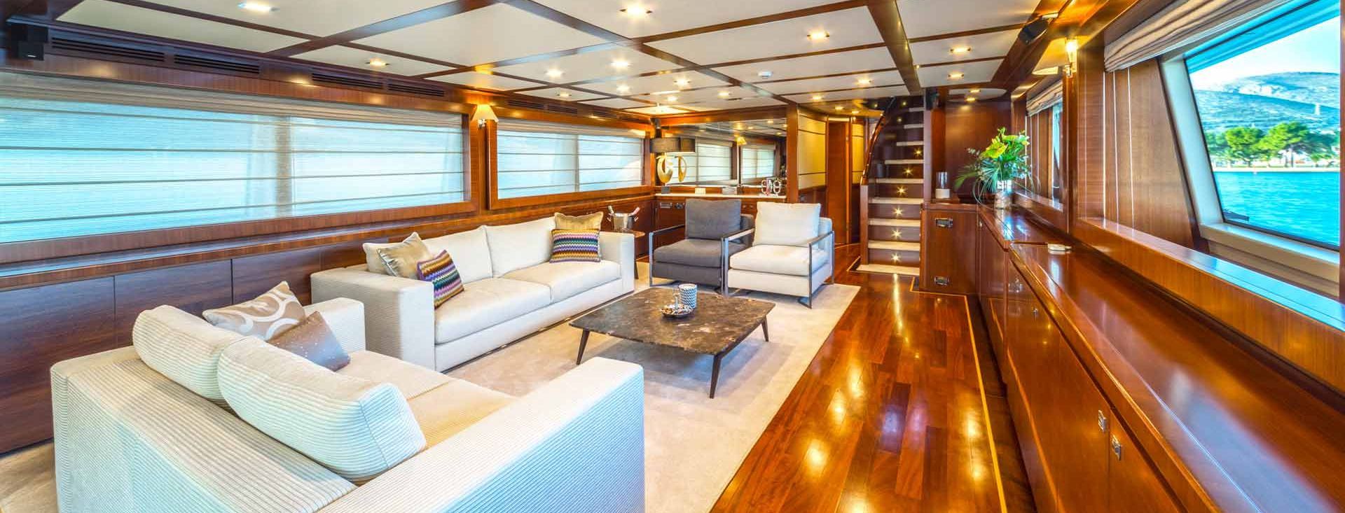 FERRETTI NAVETTA 33 “SEVENTH SENSE”