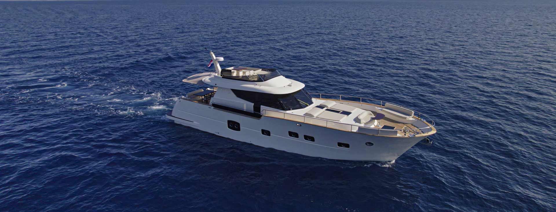 MONACHUS 70 FLY “PANTA REI"