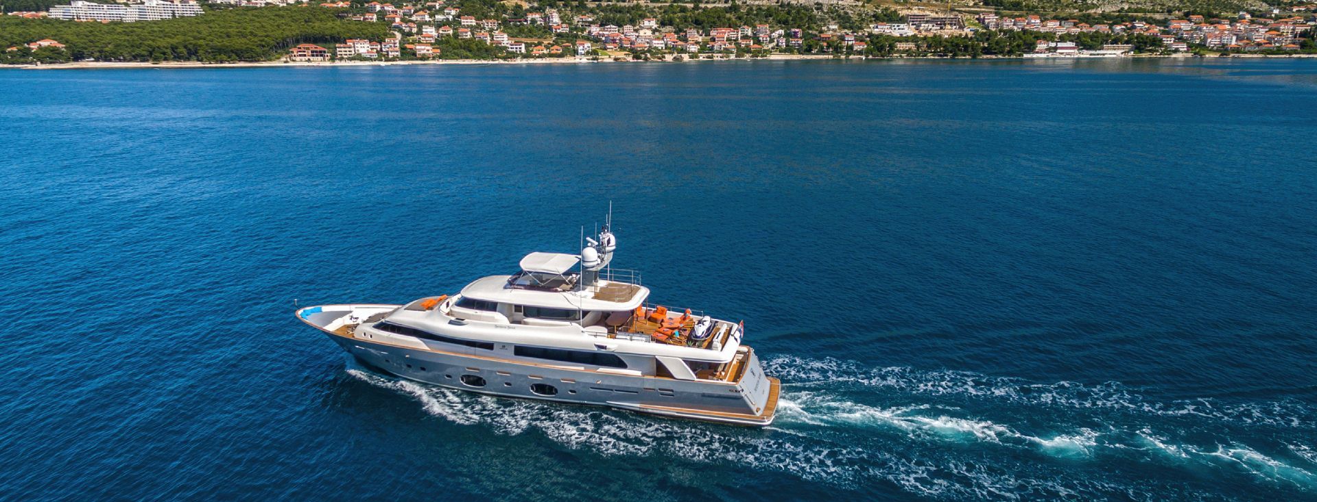 FERRETTI NAVETTA 33 “SEVENTH SENSE”