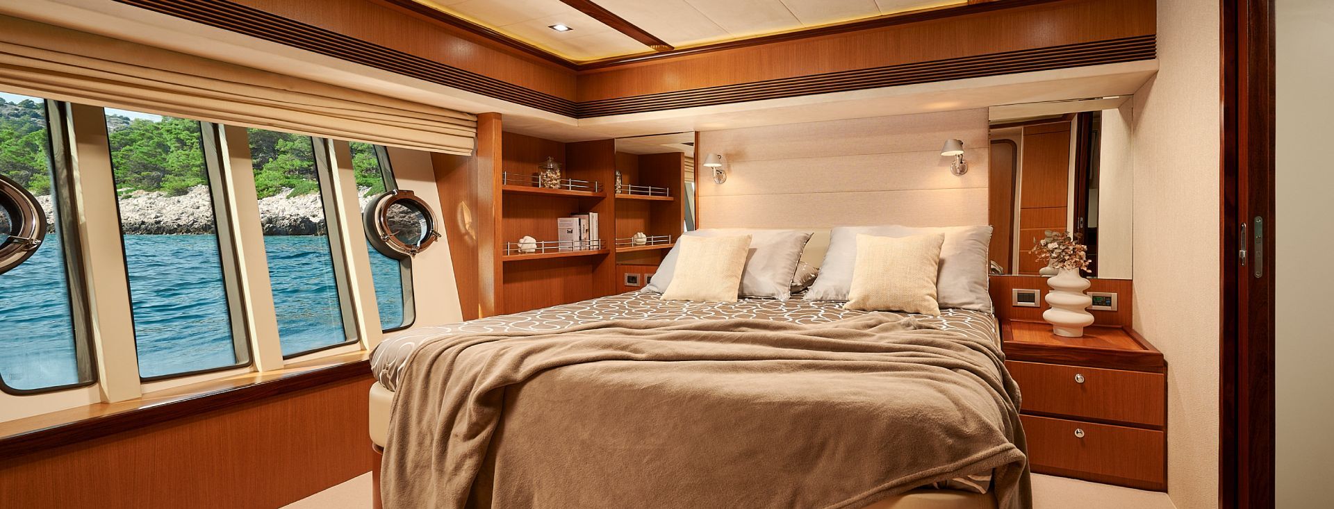 FERRETTI 731, M/Y “STELLA D’ORO”