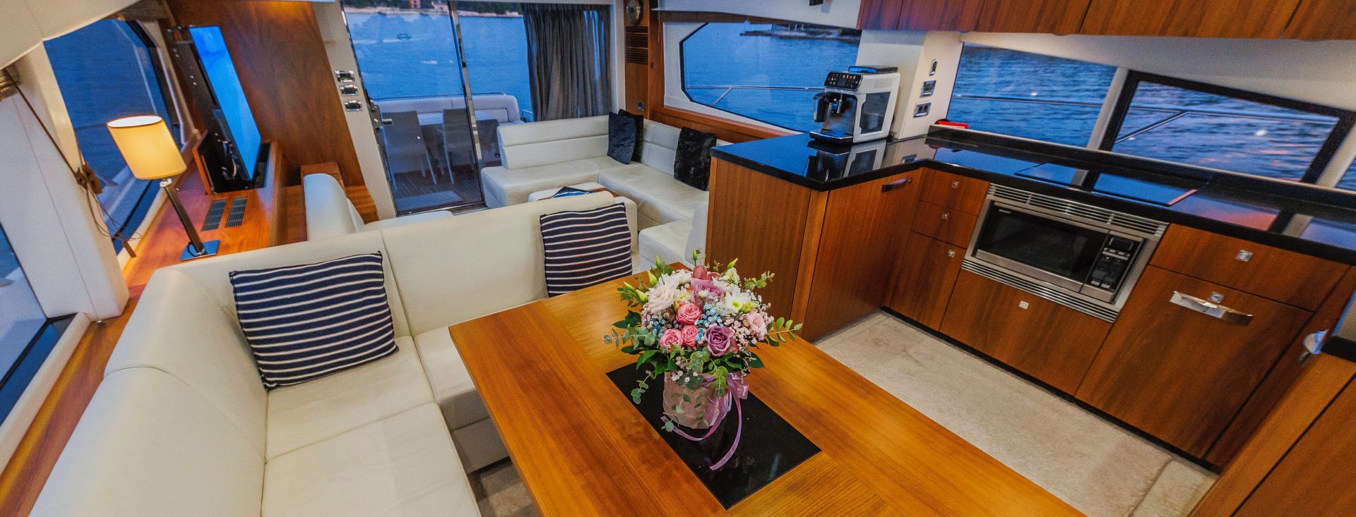 SUNSEEKER MANHATTAN 63 “2 DRUNK”