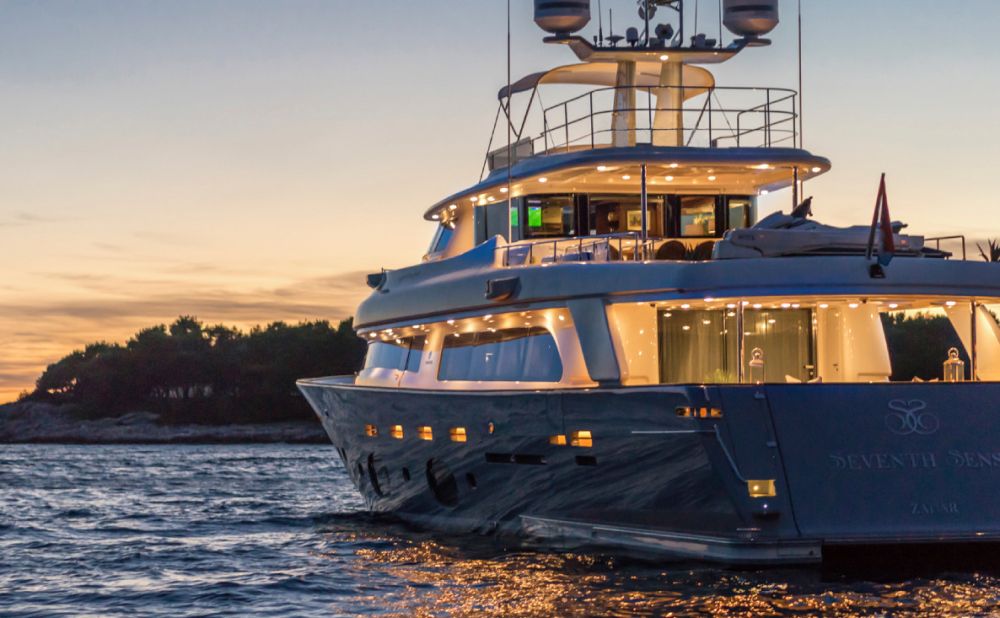 FERRETTI NAVETTA 33 “SEVENTH SENSE”
